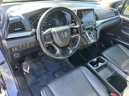 Used 2024 Honda Odyssey Touring image 2
