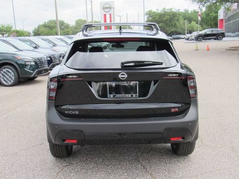New 2026 Nissan Kicks SR w/ Cold Weather Package FWD image 4
