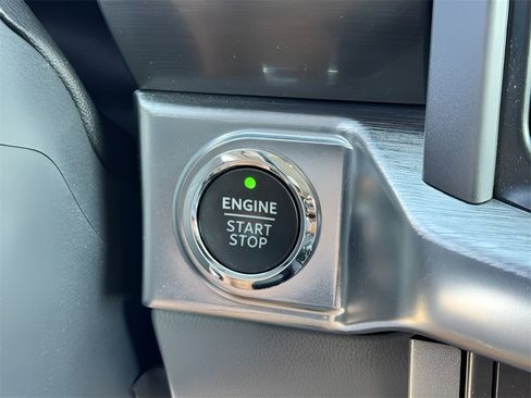 Used 2022 Ford F150 Lariat w/ Equipment Group 502A High image 18