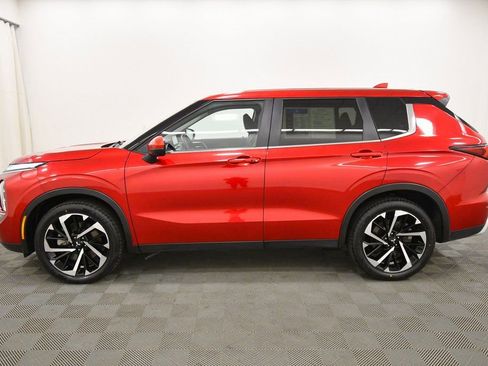 Used 2024 Mitsubishi Outlander SE image 4