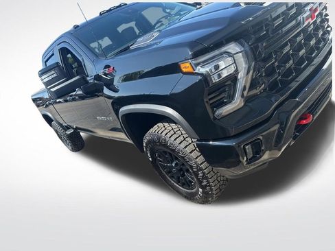 Used 2024 Chevrolet Silverado 2500 ZR2 w/ Technology Package AWD/4WD image 2