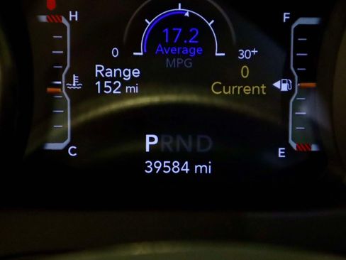Used 2022 Jeep Wrangler Unlimited Sahara AWD/4WD image 38
