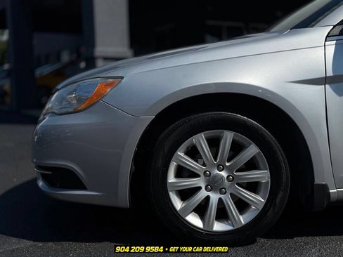 Used 2012 Chrysler 200 Touring FWD image 11
