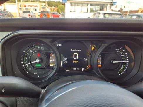 Used 2024 Jeep Wrangler Unlimited Sahara image 21