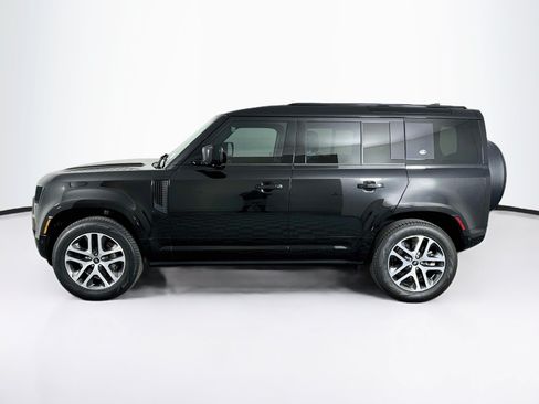 Used 2024 Land Rover Defender 110 X-Dynamic SE AWD/4WD image 4