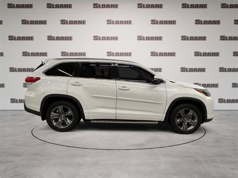 Used 2018 Toyota Highlander Limited Platinum image 7
