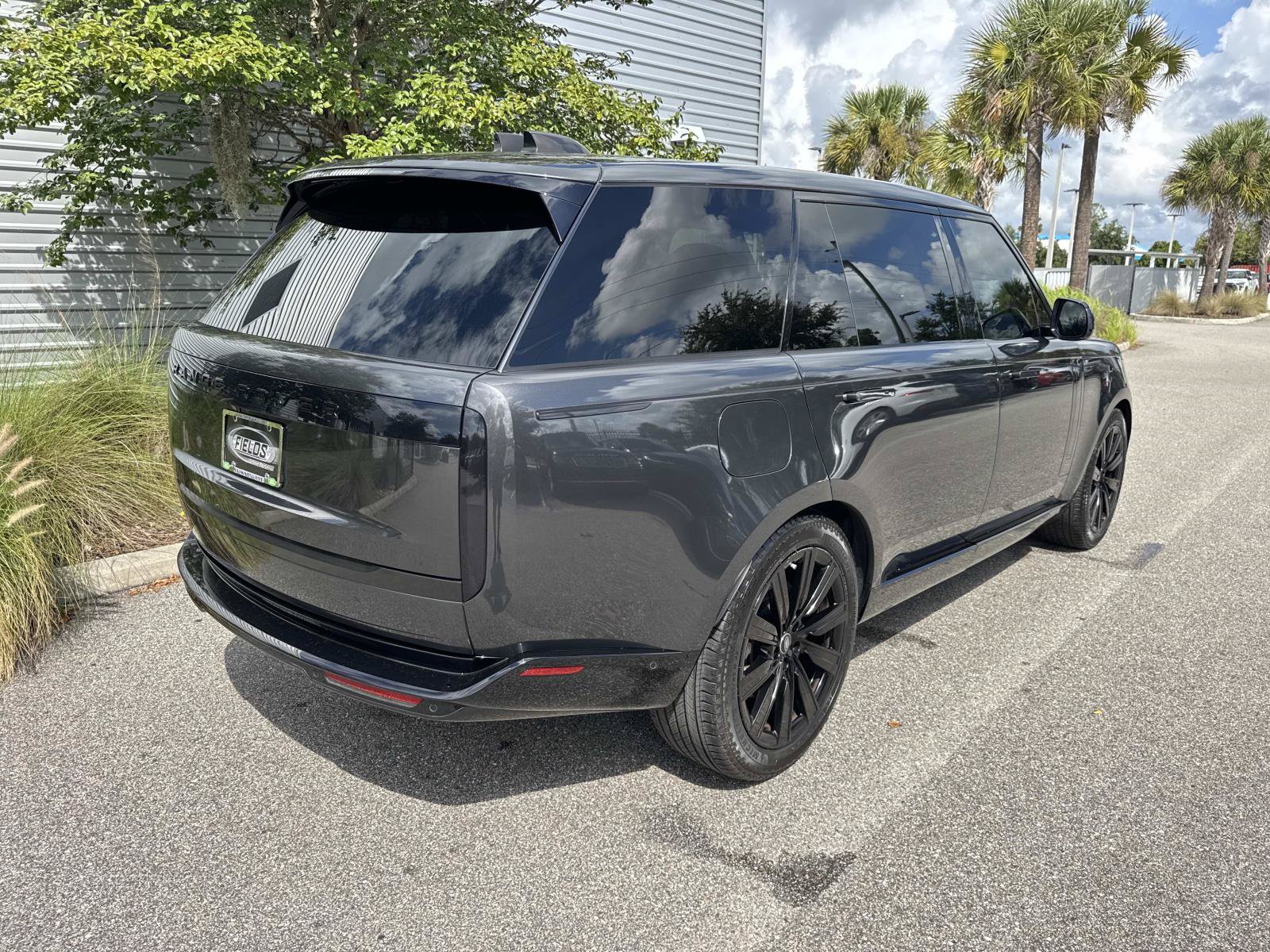 Certified 2023 Land Rover Range Rover Long Wheelbase SE AWD/4WD image 6