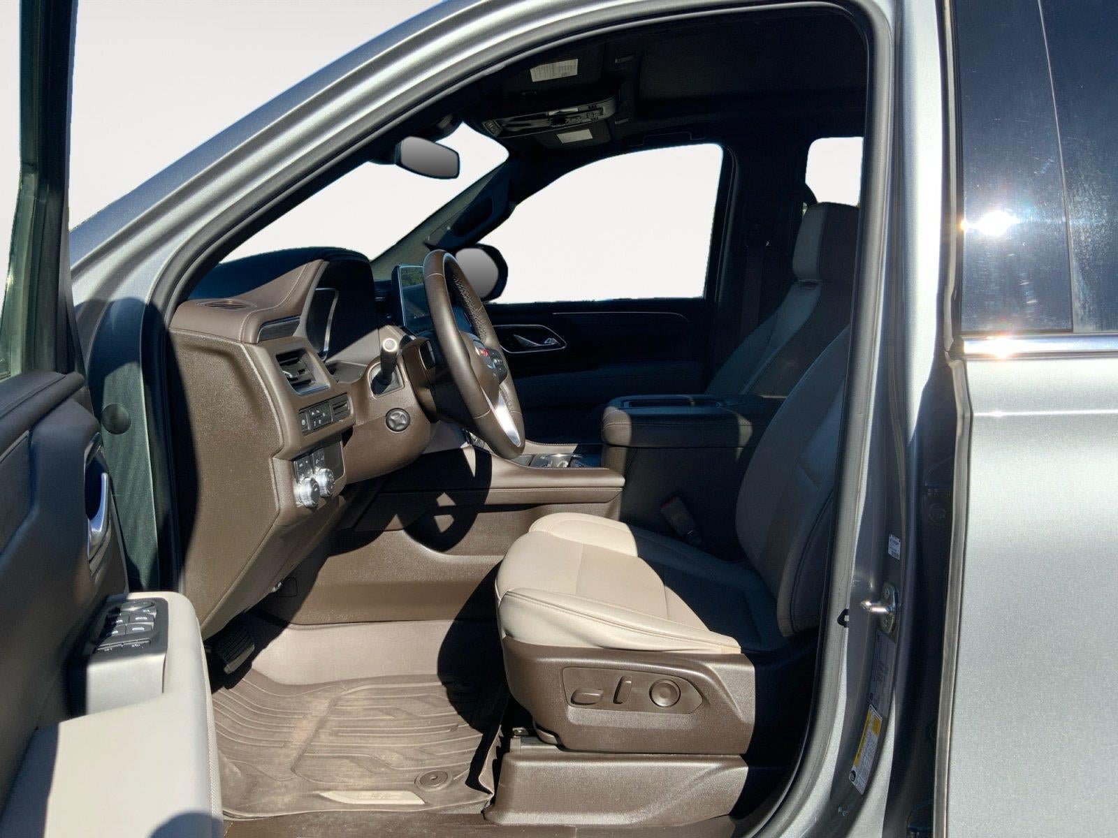 Certified 2023 GMC Yukon SLT w/ SLT Luxury Package AWD/4WD image 9