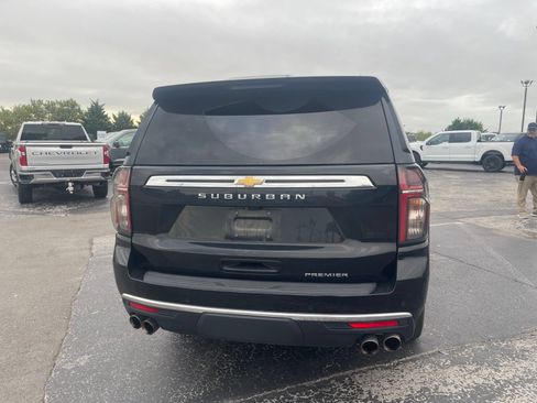 Used 2023 Chevrolet Suburban Premier w/ Premium Package 2 AWD/4WD image 3
