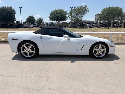 Used 2007 Chevrolet Corvette Convertible w/ Preferred Equipment Group RWD image 3
