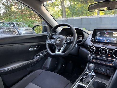 Used 2025 Nissan Sentra SV FWD image 32