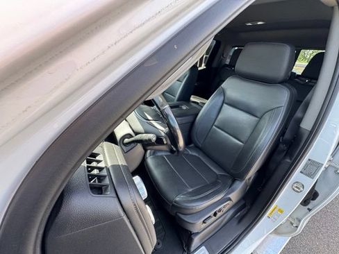 Used 2019 GMC Sierra 1500 SLT w/ SLT Premium Plus Package AWD/4WD image 10