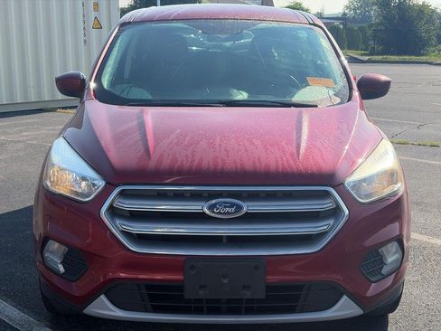 Used 2017 Ford Escape SE FWD image 2