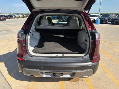 Used 2021 Jeep Cherokee Limited w/ Trailer Tow Group AWD/4WD image 21