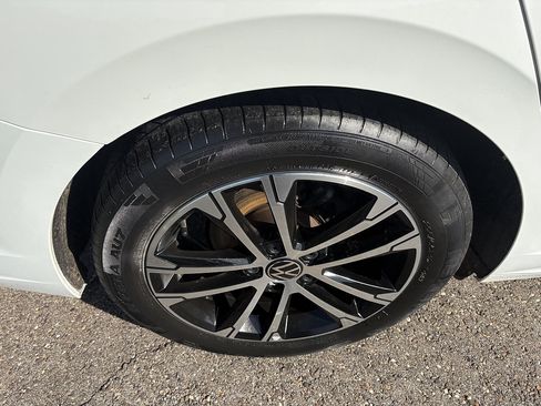 Used 2023 Volkswagen Jetta Sport FWD image 11