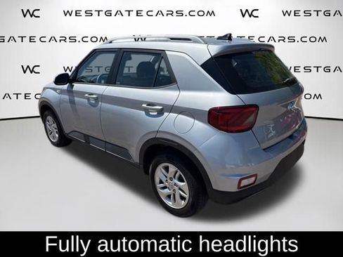 Used 2020 Hyundai Venue SEL FWD image 14
