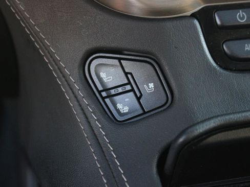 Used 2020 GMC Yukon Denali w/ Open Road Package image 27