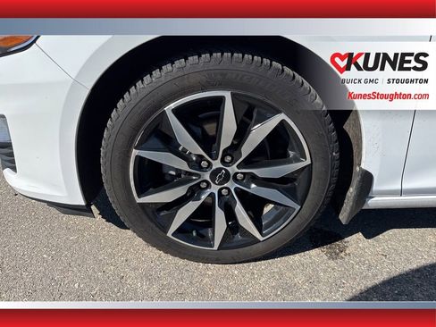 Used 2022 Chevrolet Malibu RS image 15