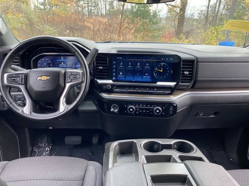 Used 2023 Chevrolet Silverado 1500 LT image 16