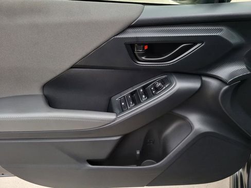 Certified 2025 Subaru Crosstrek 2.0i Premium image 17
