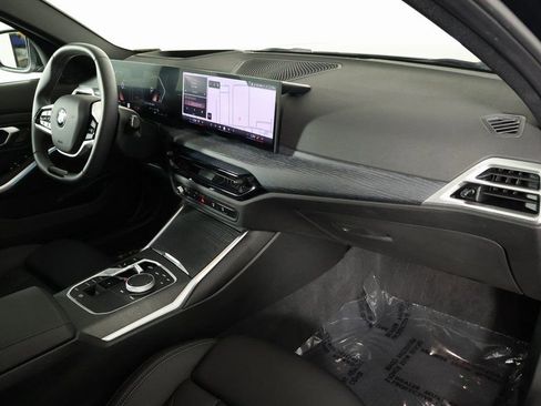Used 2025 BMW 330i Sedan w/ Premium Package image 9