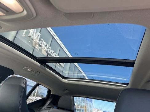 Certified 2025 Volvo XC40 B5 Plus image 26