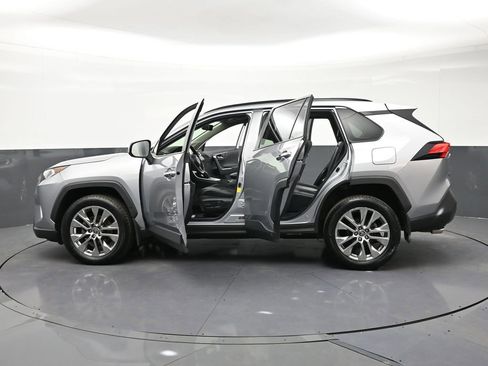 Used 2019 Toyota RAV4 Limited AWD/4WD image 34
