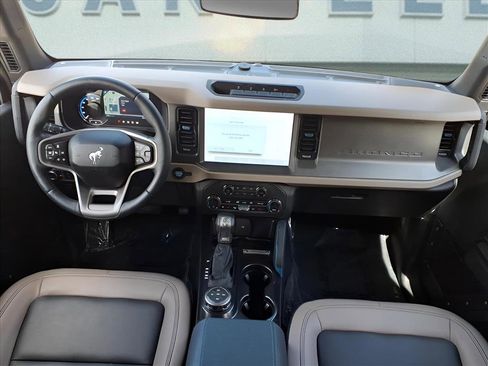 Used 2024 Ford Bronco Wildtrak image 13