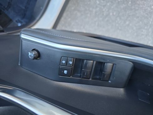 Used 2023 Toyota Highlander XSE image 30