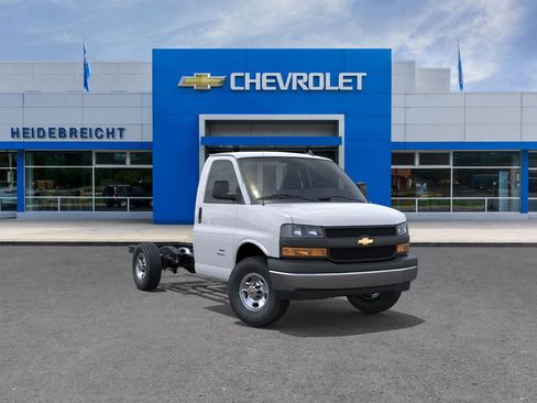 New 2025 Chevrolet Express 3500 w/ Power Convenience Package image 27