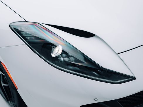 Used 2019 Ferrari 812 Superfast image 9