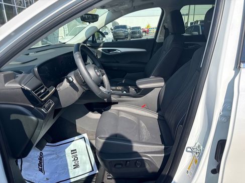 Used 2025 Buick Envision Avenir AWD/4WD image 13