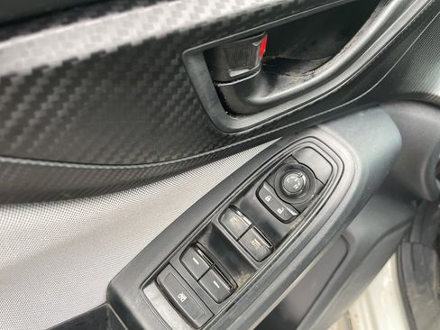 Used 2018 Subaru Crosstrek 2.0i Premium image 12