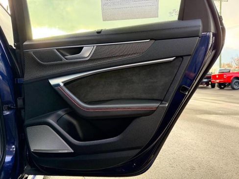 Used 2021 Audi RS 6 w/ Executive Package image 34