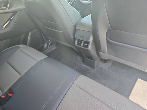 Used 2026 Chevrolet Equinox LT w/ Convenience Package II FWD image 12