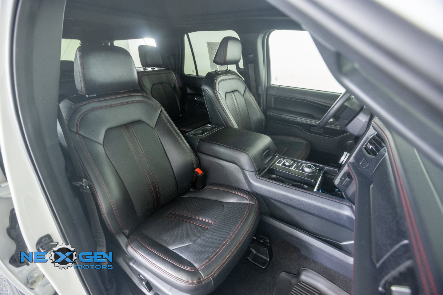 Used 2024 Ford Expedition Max Limited AWD/4WD image 10