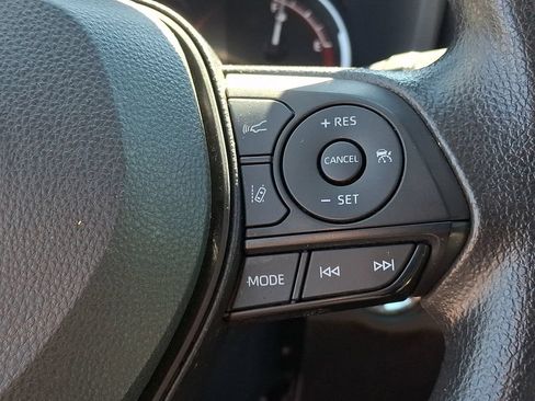 Used 2024 Toyota RAV4 XLE FWD image 24