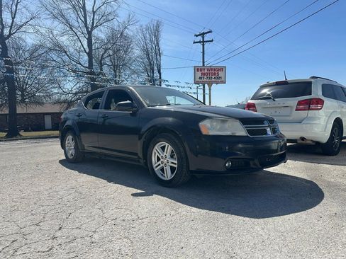 Used 2013 Dodge Avenger SXT image 2