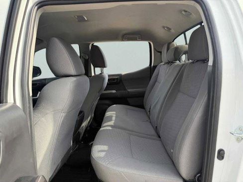 Used 2022 Toyota Tacoma SR5 RWD image 32