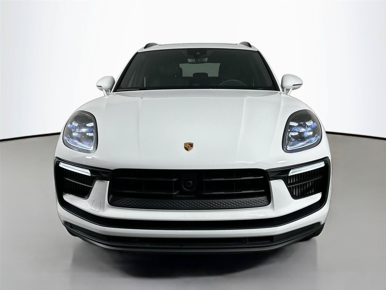 Used 2026 Porsche Macan Turbo Electric AWD/4WD image 10