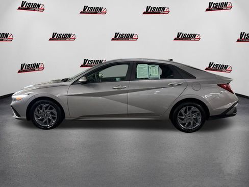 Used 2024 Hyundai Elantra SEL image 8