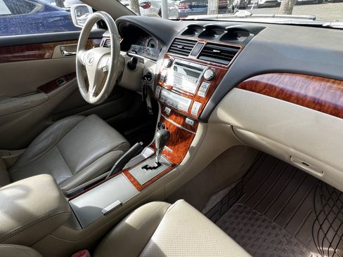 Used 2008 Toyota Solara SLE image 39