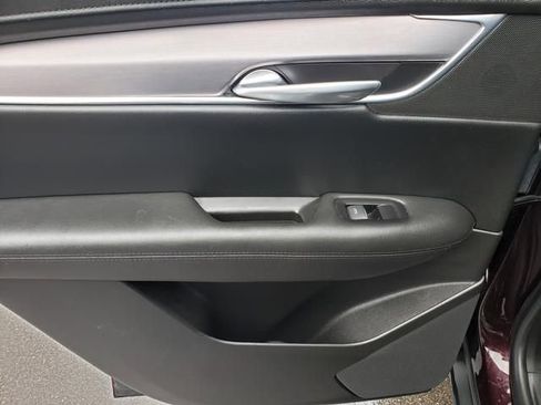 Used 2018 Cadillac XT5 Premium Luxury image 13