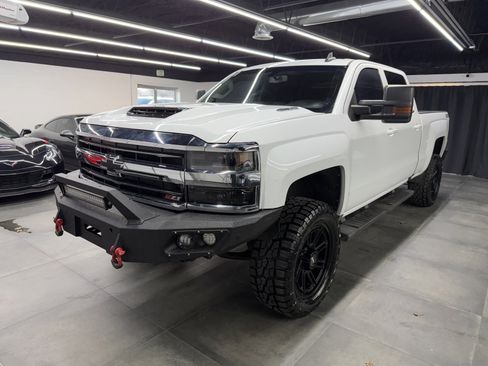 Used 2019 Chevrolet Silverado 2500 LT w/ Z71 Package, Off-Road image 1