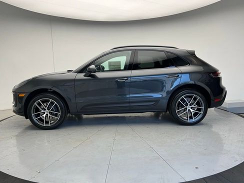 Used 2026 Porsche Macan image 2