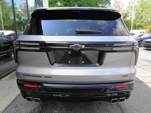 Used 2024 Chevrolet Traverse RS AWD/4WD image 6