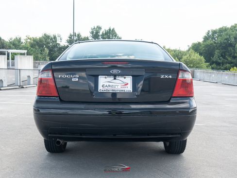 Used 2005 Ford Focus S FWD image 5