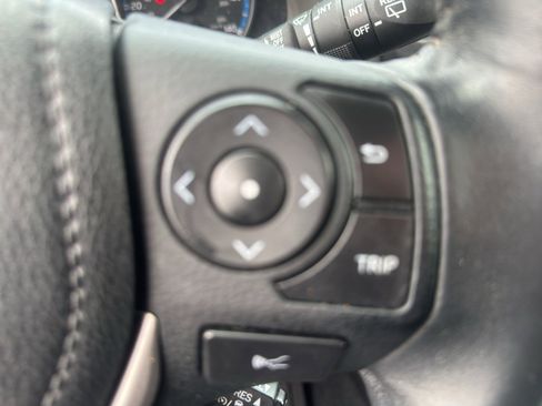 Used 2018 Toyota RAV4 XLE image 15