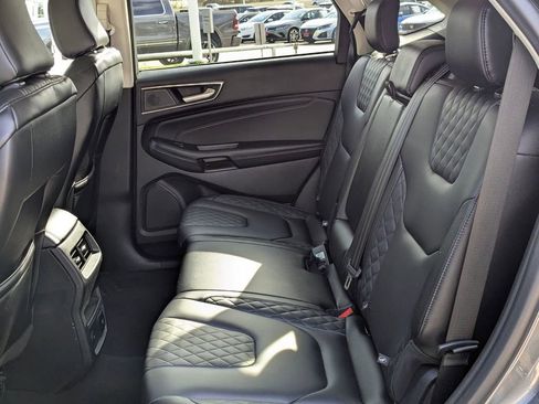 Used 2024 Ford Edge Titanium image 22