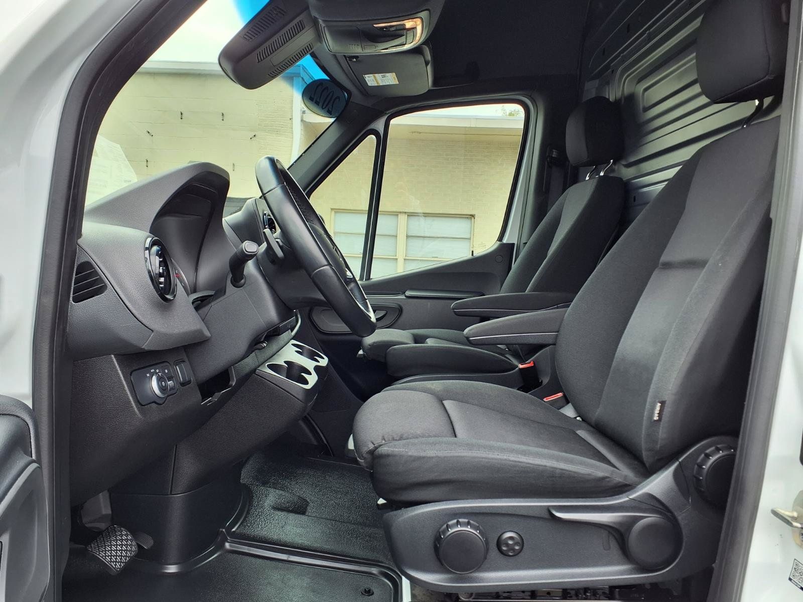 Used 2022 Mercedes-Benz Sprinter 2500 image 19
